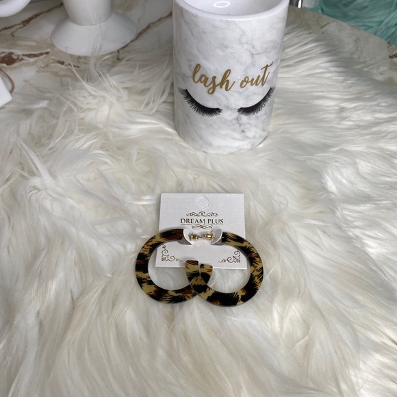 Jewelry - Picture 3 of 3